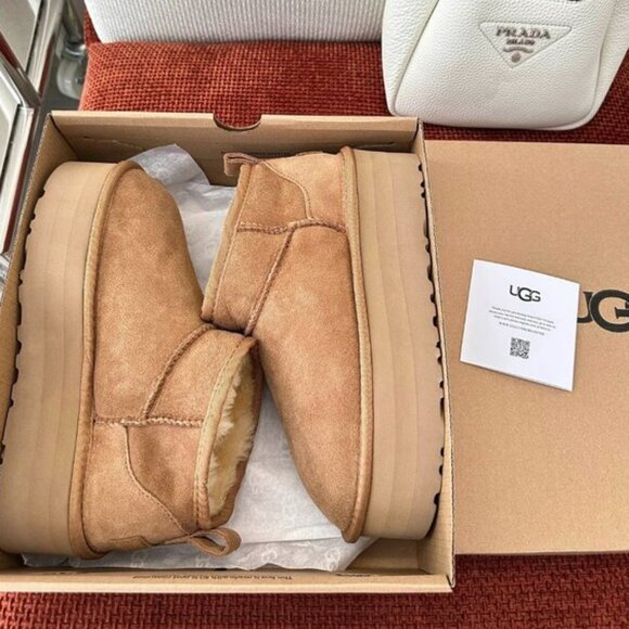 UGG Classic Ultra Mini Boots - Picture 3 of 9